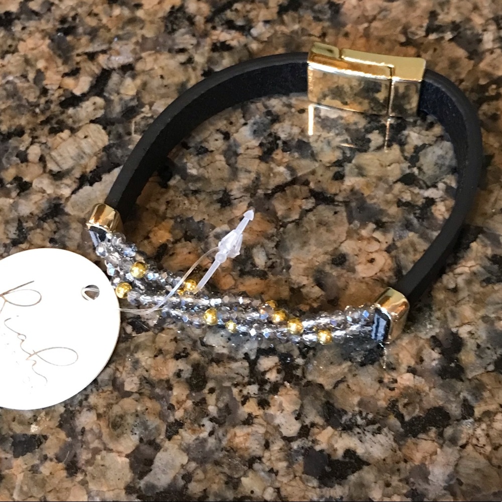 RIAH Fashion black and gold beaded bracelet with magnetic closure. NWT